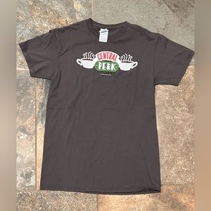 Vintage Central Perk FRIENDS delta Pro Weight T Shirt Men’s Small